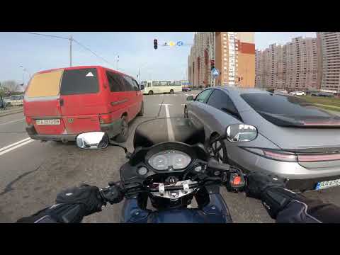 Honda CBF600S on city streets Part 110