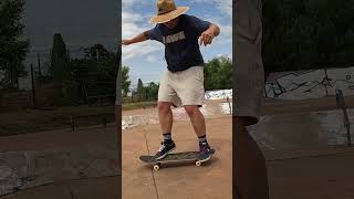 Manual shove it on flat #skateboarding #skate