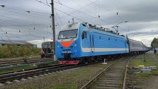 Синенький ЭП1М-385!!! отправляется , с поездом №184, сообщением Севастополь- Мурманск!!!