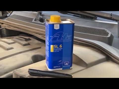 DIY guide to the 2011-2013 Range Rover Sport 3.0 SDV6: Change the brake fluid