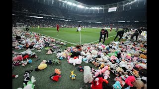Teddy bears for Turkey’s earthquake victims in stadium | Football fans | Toys on pitch in Istanbul screenshot 2
