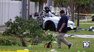 1 dead, 1 critically injured in southwest Miami-Dade after Porsche crashes into pole