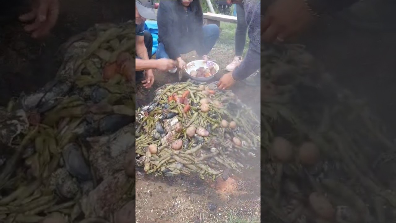 Curanto en Hoyo..Isla Chiloé Chile.