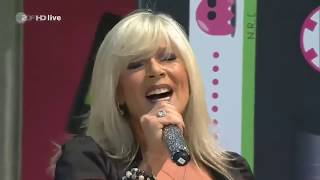 Samantha Fox - Nothing's Gonna Stop Me Now [ZDF-Fernsehgarten] (2014)