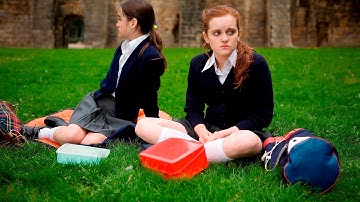 映画『サリー　死霊と戲れる少女』予告篇