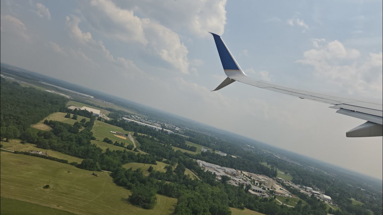 United Airlines Boeing 737-800 Pushback, Taxi, and Takeoff from Cincinnati/Northern Kentucky(CVG)
