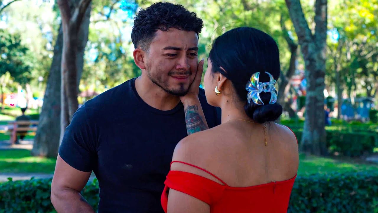 Cuando ella iba a casarse con otro, su ex apareció para salvarle la vida