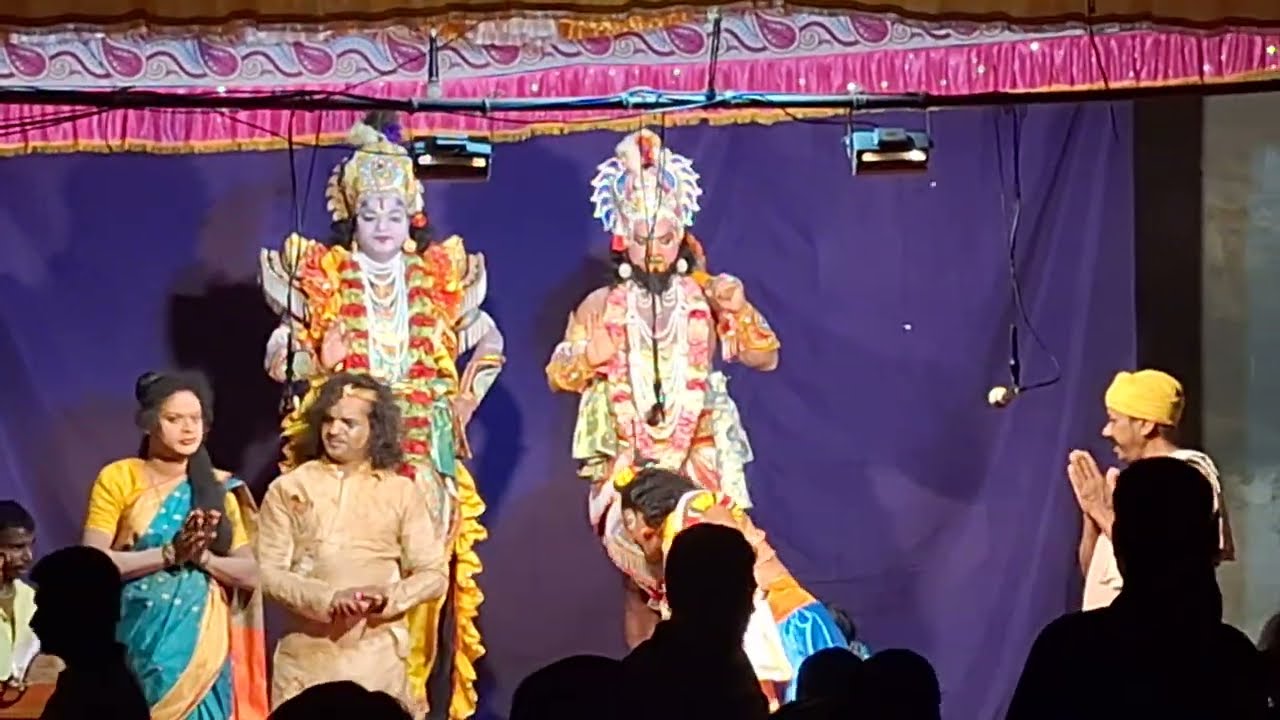 वेड्याचा भूमिकेत महेंद्र कुडव / वालावलकर दशावतार नाट्य मंडळ