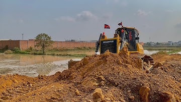 Great, the land clearing is really intense SHANTUI DH17 C2