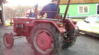 TRAKTOR FARMALL D 320