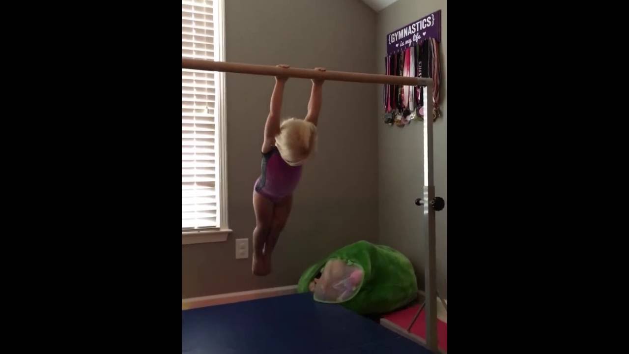 3 Year old Toddler gymnast - tap swings