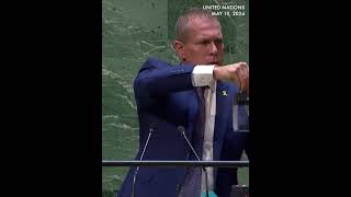 MOMENT: Israeli ambassador Gilad Erdan shreds UN Charter at General Assembly