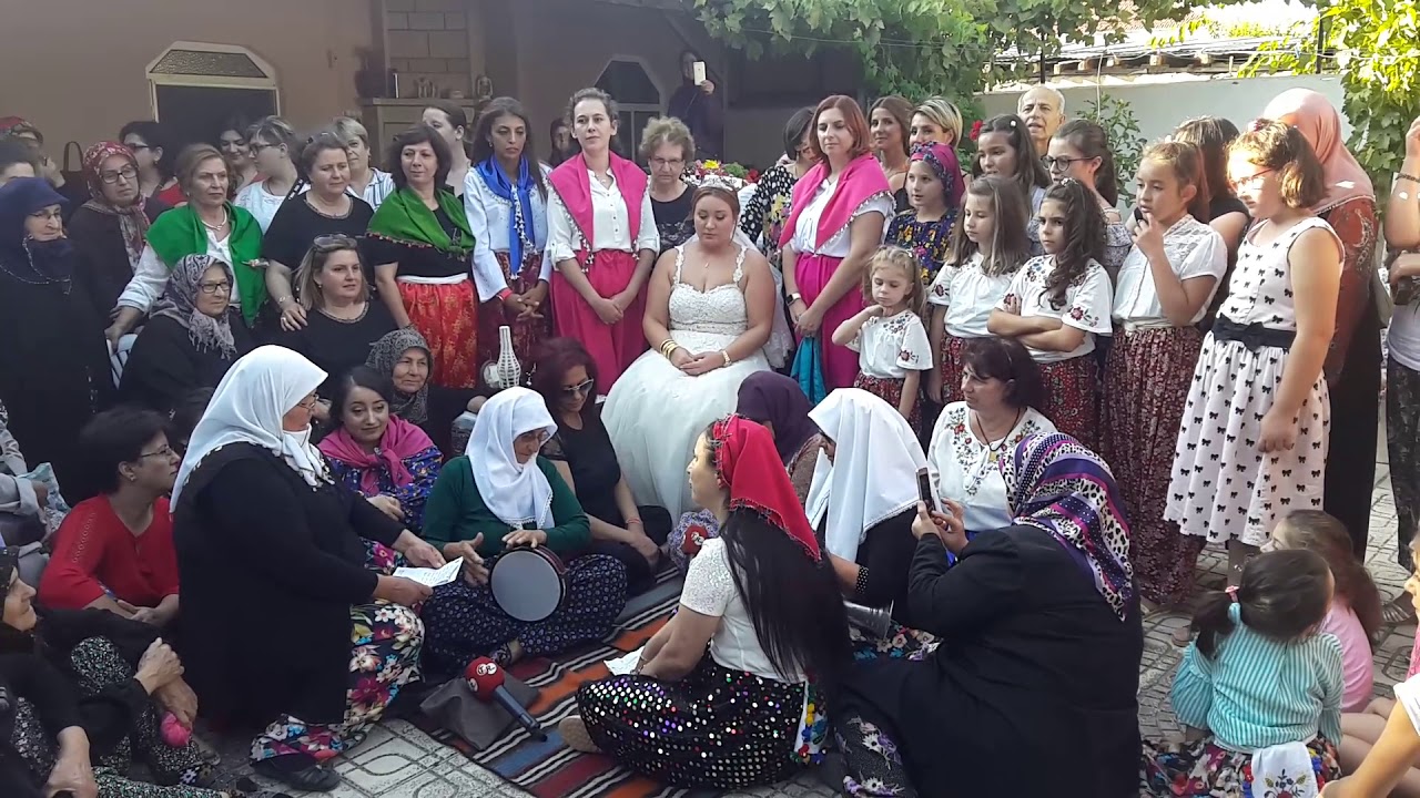 Kırklareli Pınarhisar poyralı köyü kardeşlik verme merasimi ve köylü kadınların türküsü. ..