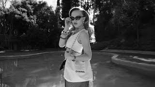Lily-Rose Depp ในแคมเปญกระเป๋า CHANEL 22 — กระเป๋า CHANEL​