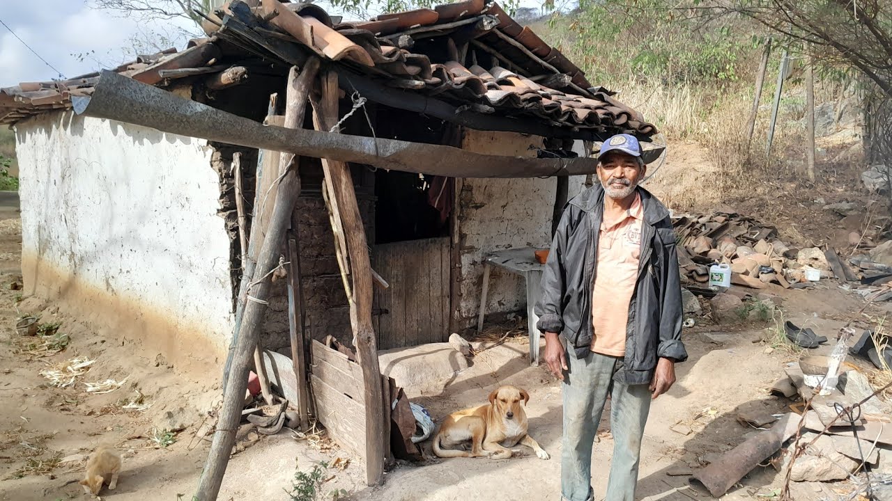 mora sozinho no meio da caatinga