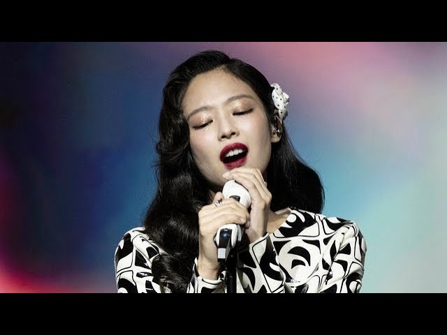 Jennie - Fly Me to the Moon / Killing Me Softly / You and Me (Acoustic) [Live from Tokyo, Japan] class=