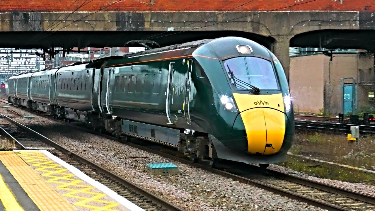 Trains at Slough Station, GWML | 17/12/21