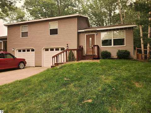 4416 Eagle Crest Drive, Williamsburg, MI home video tour