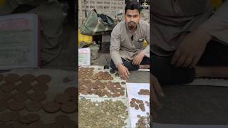 Charminar ke neeche mila Khazana! 💰 Roadside Old Coin Collector #hydrabad #coincollection #charminar