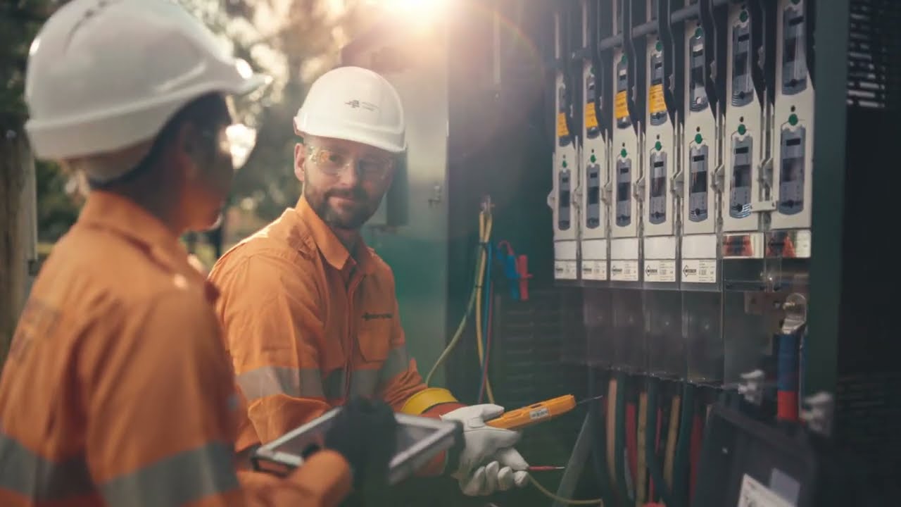 Western Power - A Network for Life - Upgrading distribution transformers