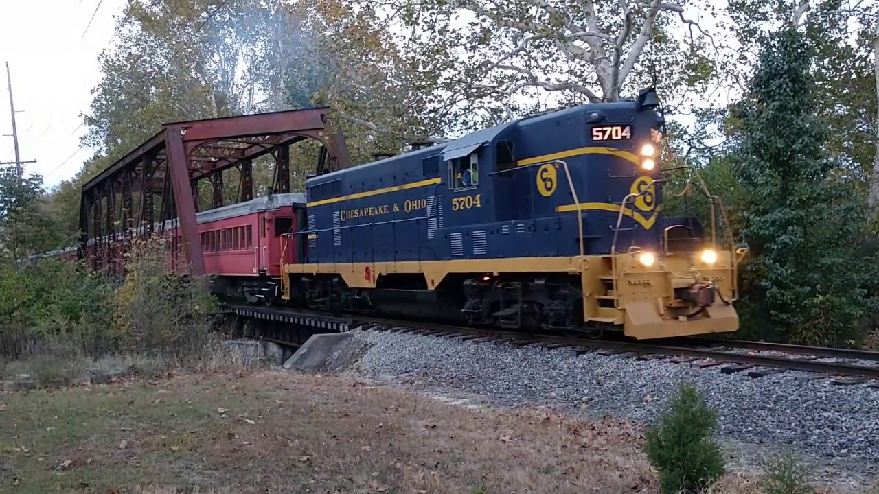 Chesapeake & Ohio GP7 5704 (part 1) YouTube