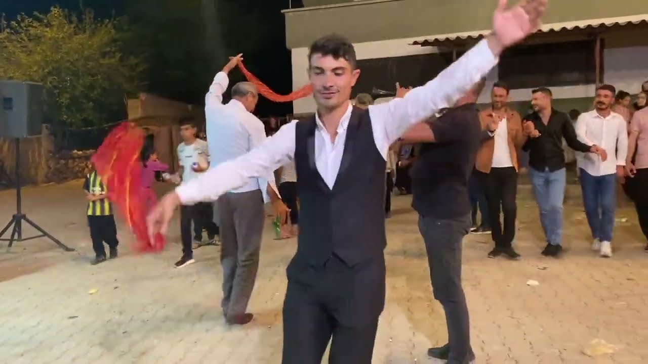 KARADAYI ORGANİZASYON & ALAHACILI NAHSEN& HALAY  BAŞI SÜPER OYNUYOR