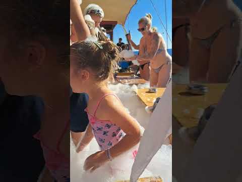 Foam party 🥳 fiesta 🤪 Nilya is having fun
