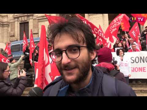 Pisa, sit-in di studenti e associazioni al ministero dell'Istruzione e del Merito: "Clima di paura"