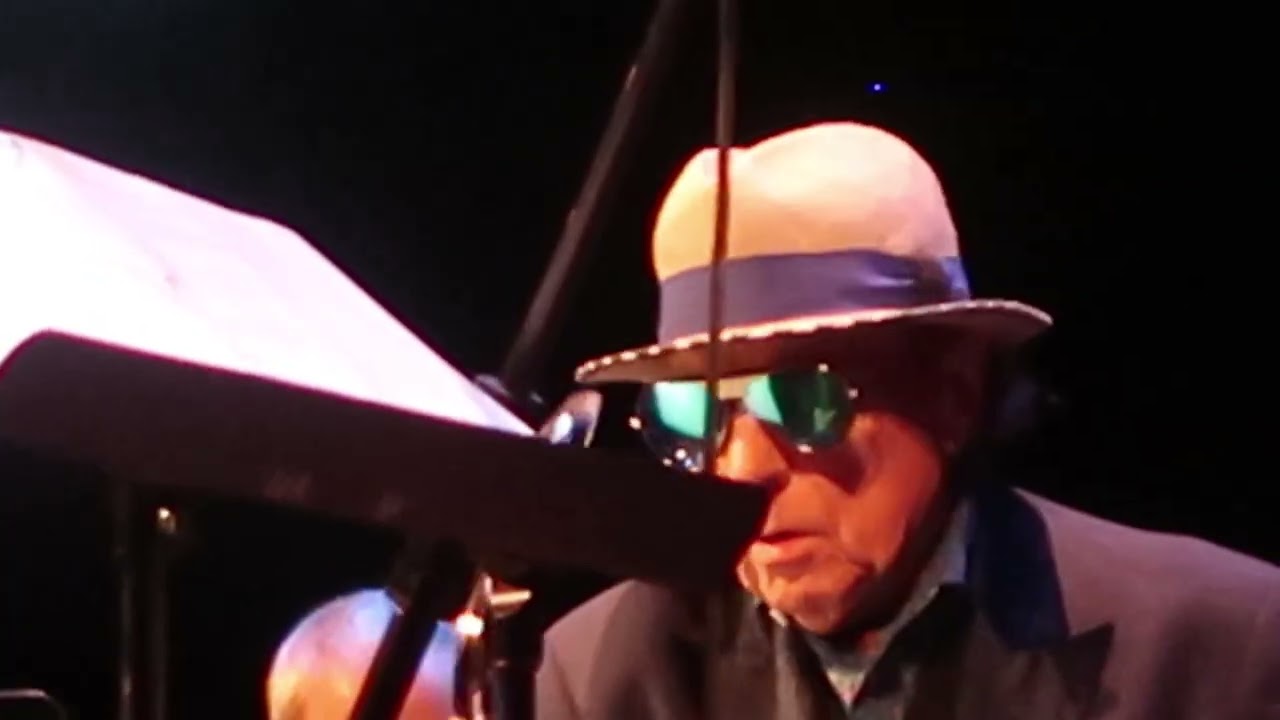 Van Morrison live 