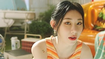 ITZY "None of my business" but only Chaeryeong