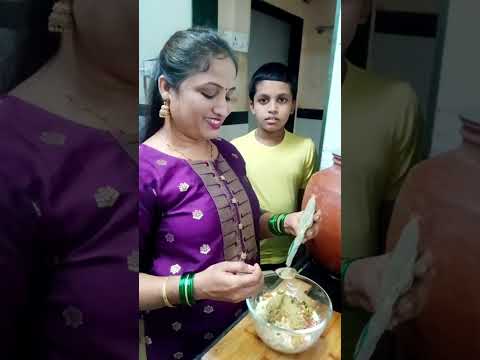 kurkurit kanda bhaji #kandabhajirecipe  #sncksvideo #annapurna #bhaji #maharashtra