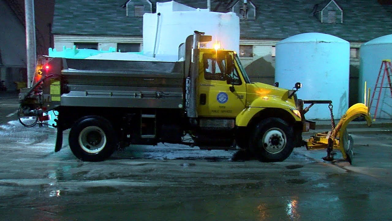 Crews prepare roads for more winter weather overnight - YouTube