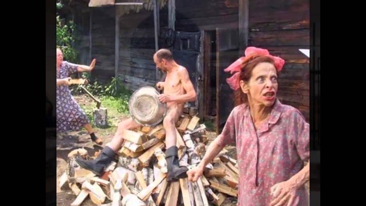 Марамойки озорничают у себя дома
