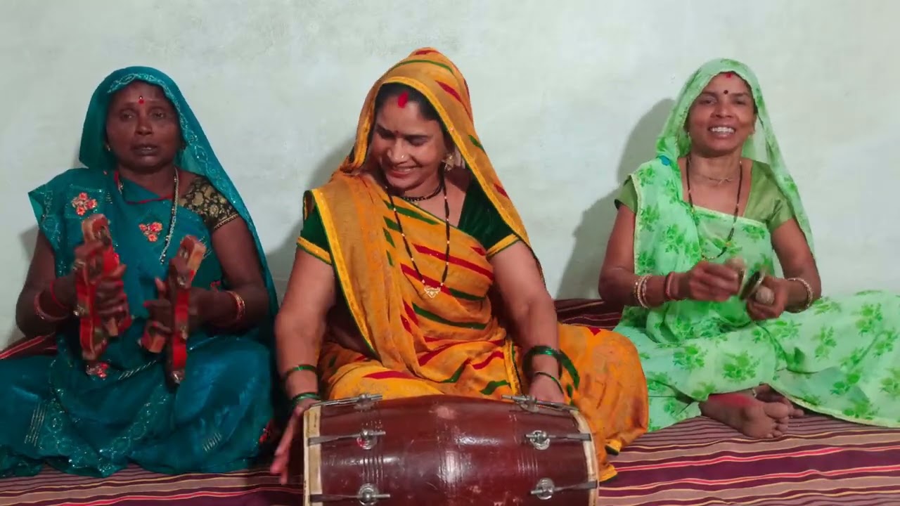 रखो मोरी लाज सबा के बीच पवन सुत आजनी के लाला.....#बुंदेली #भजन #हनुमान 