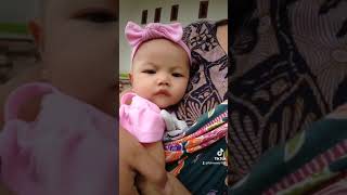 Dedek Lula Di Gendong Momom