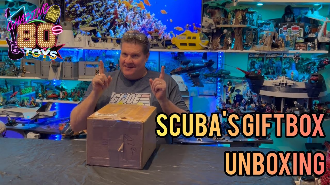 Scuba Pete is unboxing a giftbox