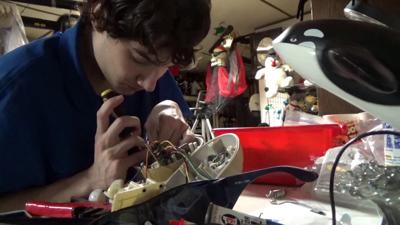 Ремонт предметов для erikso2000: Gemmy 2007 Scary Skull