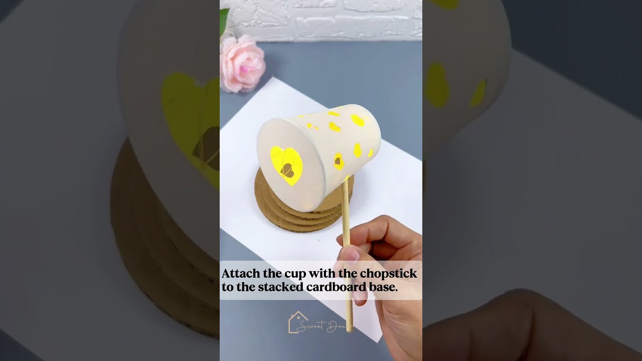 Aesthetic Lamp DIY from TRASH! 💡 Recycled Craft