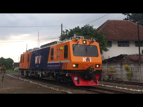 KERETA UNIK!! HUNTING KUJR LAA MAMPIR KE DAOP 9 JEMBER