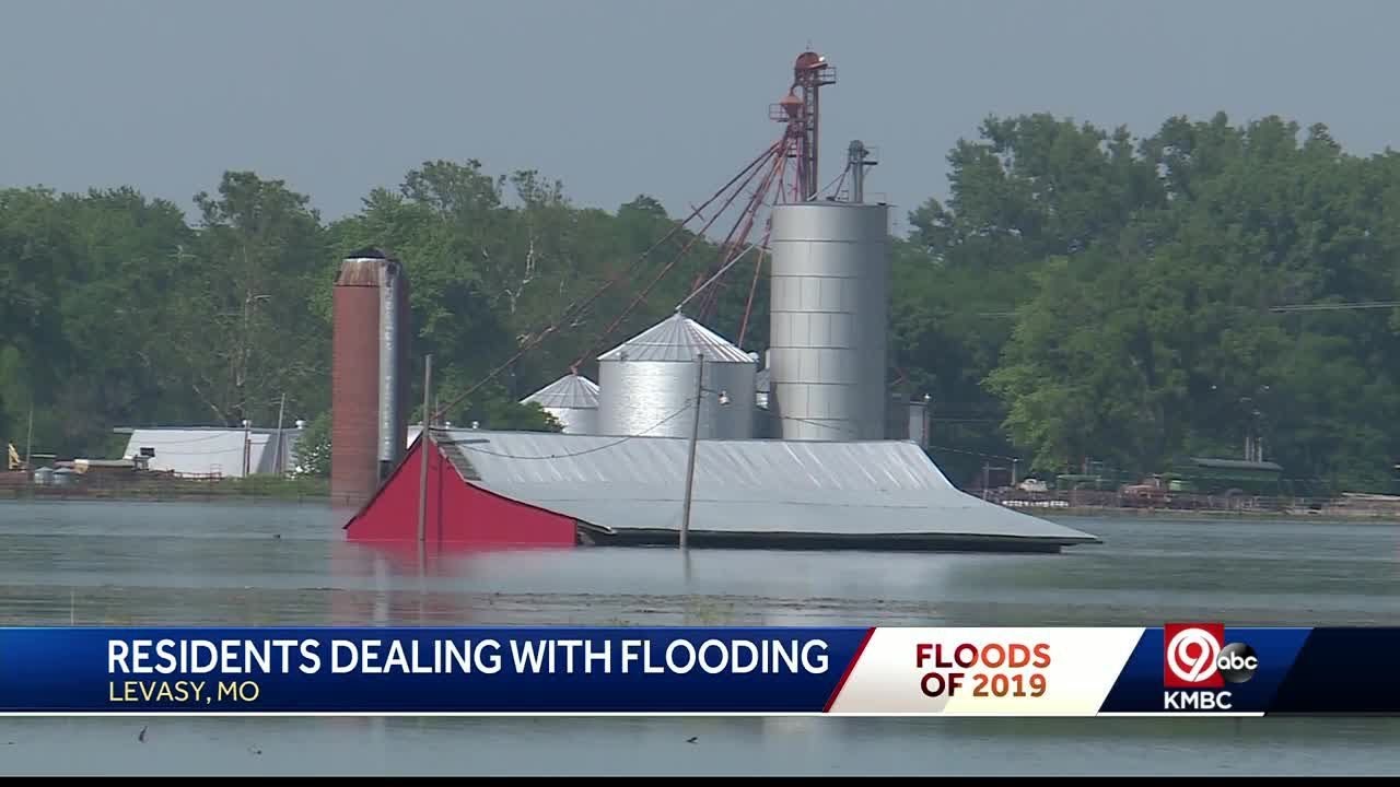 Levee breaches flood Levasy, Missouri with feet of water