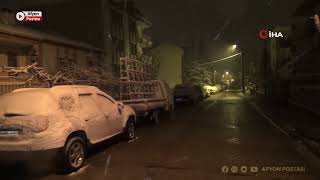 Afyonda Sahur Vakti Kar Yağışı Başladı Kent Beyaza Büründü