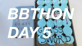 Glass Sword by Victoria Aveyard in Cupcakes