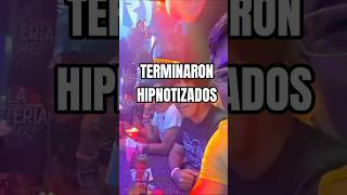 Venimos por tragos… pero terminaron hipnotizados 😂 #Humor #Amigos #Antro #viral #ParaTi
