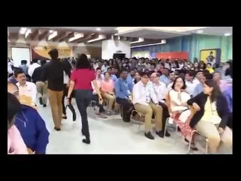 HDFC Life's Flashmob - CEO's Townhall with a twist - HDFC Life - Sar Utha Ke Jiyo