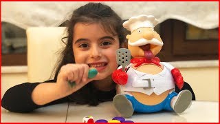 Download Tombik Aşçı Oyunu Oynadık L Çocuk Oyunları L Rüya'nın Çiftliği Video MP3 Tombik Aşçı Oyunu Oynadık L Çocuk Oyunları L Rüya'nın Çiftliği
