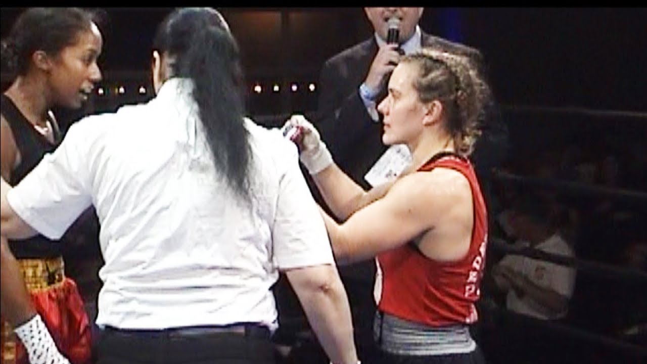 Women Boxing Yana Tolmacheva / Nicole Campbell Classic Car Club. 3