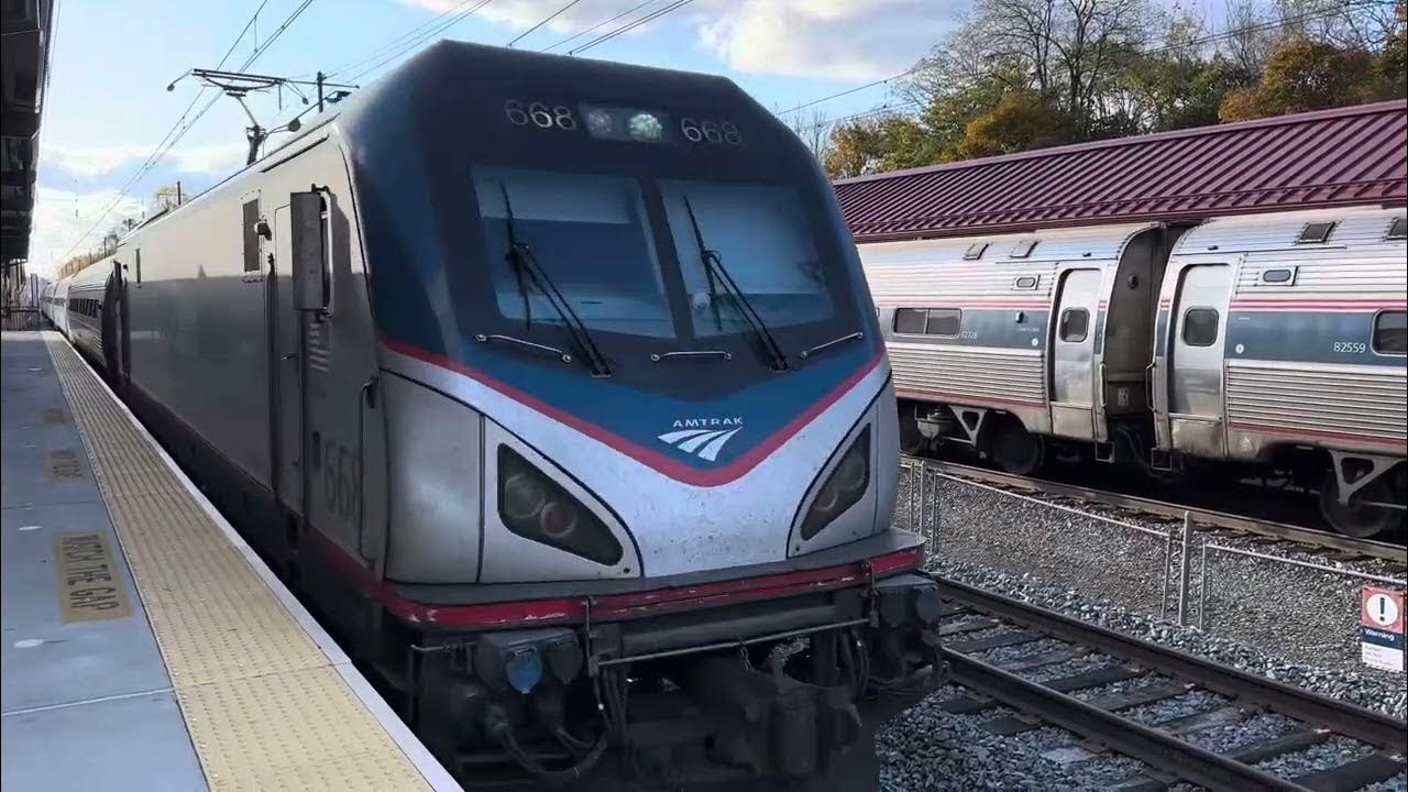 Rare Moment! 🚂 Amtrak’s Keystone Service Westbound Meets Eastbound