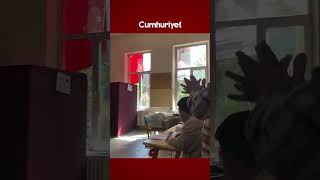 Bir Vatandaş Mührü Vururken Çıkan Ses Böyle Duyuldu