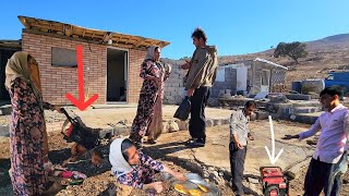 Download Lagu 🧳Razieh packing up Mohammad's belongings to go to work and Mohammad destroying the electric motor MP3 Download Lagu 🧳Razieh packing up Mohammad's belongings to go to work and Mohammad destroying the electric motor MP3