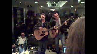 Lee Mavers (The La&#39;s) &amp; Drew McConnell (Babyshambles) - &quot;There She Goes&quot;